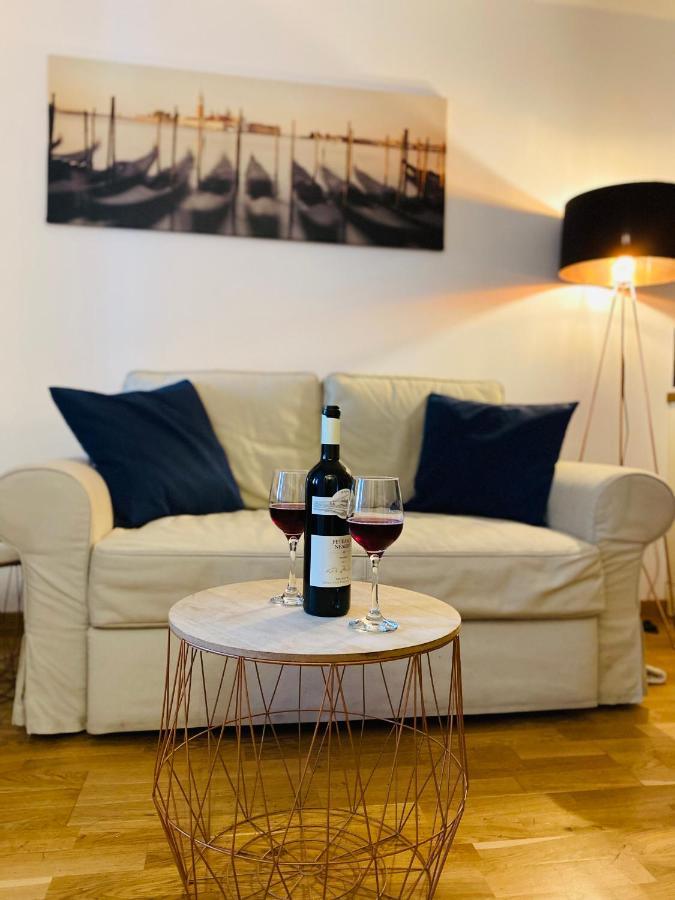 Downtown Studio Apartment Cluj-Napoca Luaran gambar
